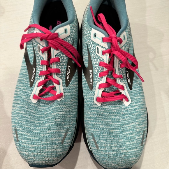 Brooks Ghost Tennis Shoes - Picture 8 of 9